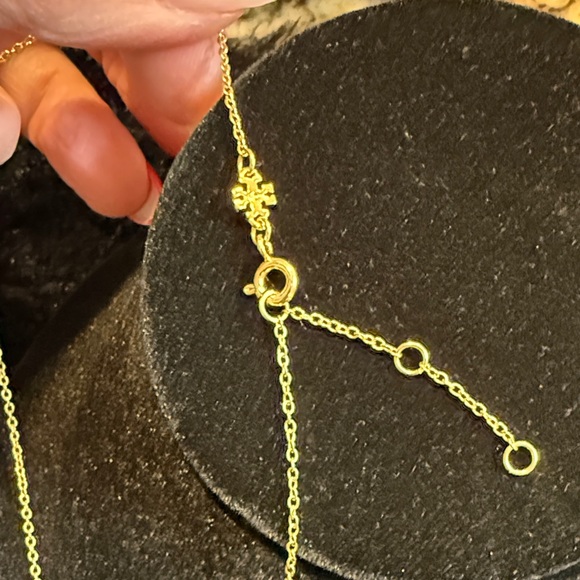 Tory Burch Kira Gold Heart Pendant Necklace - Picture 4 of 6